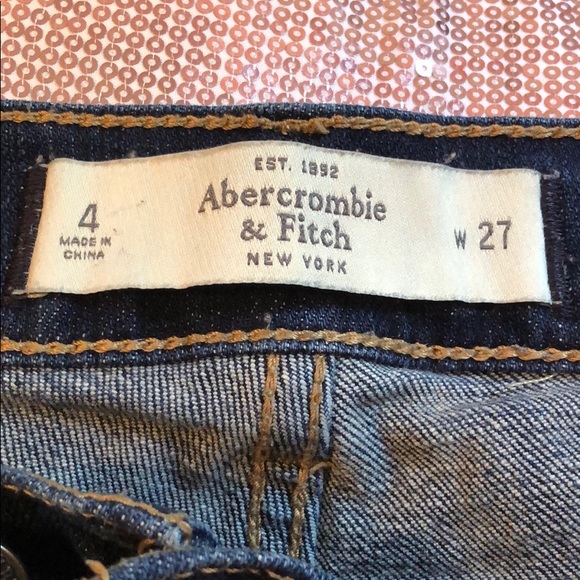 Abercrombie low rise Jean shorts - Picture 3 of 4